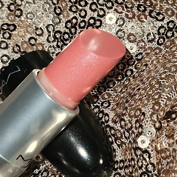 MAC Lipstick SUNNY SEOUL - DISCONTINUED - Picture 2 of 3